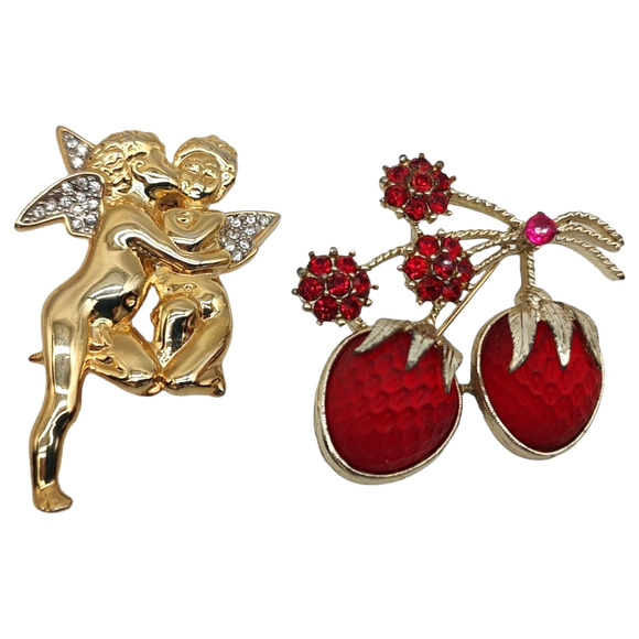 Kissing Angels Gold Tone Pin Sarah Coventry Frosted Strawberry Brooch with Ruby - Picture 2 of 14